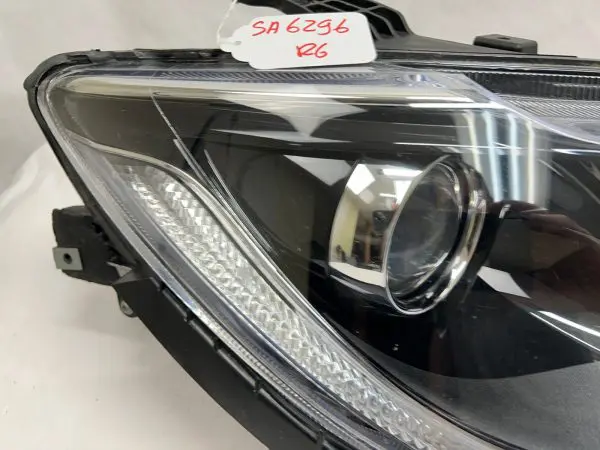 2017 2018 2019 2020 chrysler pacifica halogen led front right oem headlight - Image 8