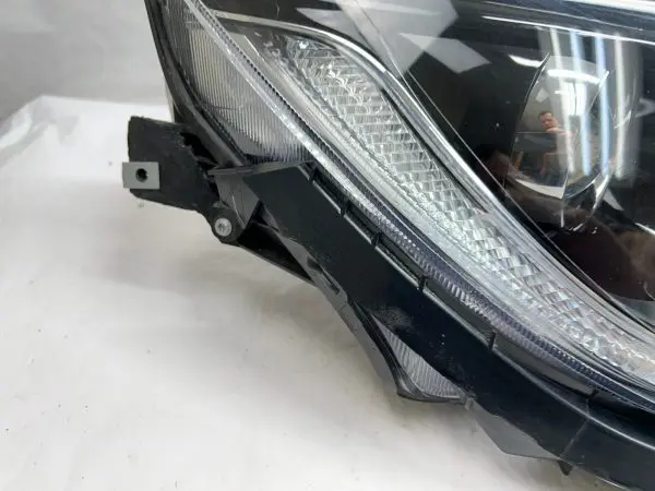 2017 2018 2019 2020 chrysler pacifica halogen led front right oem headlight - Image 13