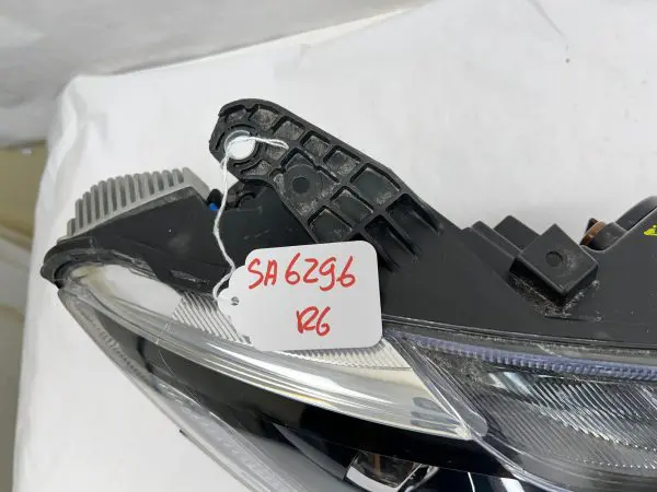 2017 2018 2019 2020 chrysler pacifica halogen led front right oem headlight - Image 14