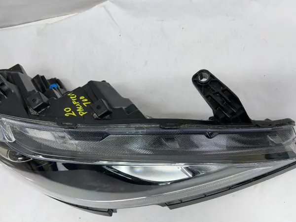 2017 2018 2019 2020 chrysler pacifica halogen led front right oem headlight - Image 15