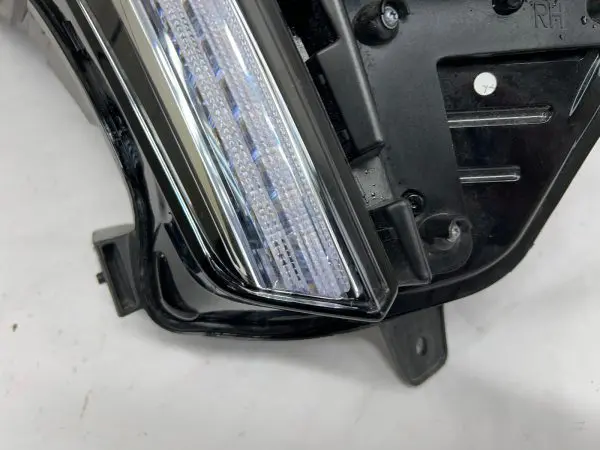84849606  2021 2022 2023 cadillac xt5 led front right oem headlight complete - Image 4