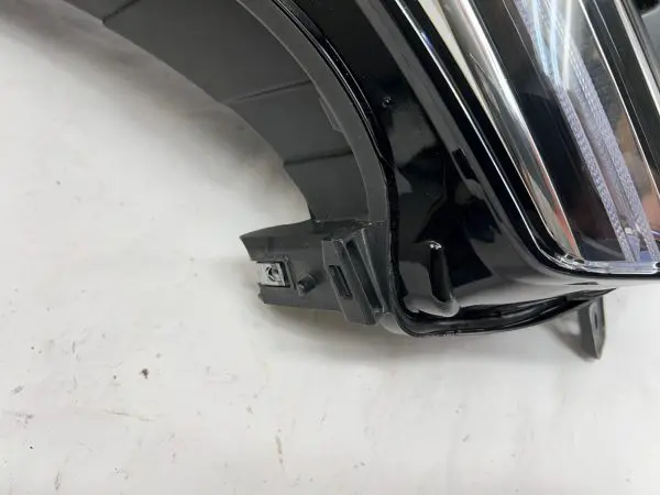 84849606  2021 2022 2023 cadillac xt5 led front right oem headlight complete - Image 5