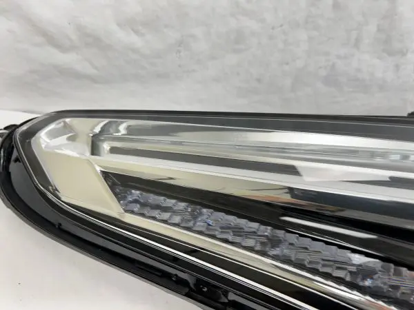 84849606  2021 2022 2023 cadillac xt5 led front right oem headlight complete - Image 10
