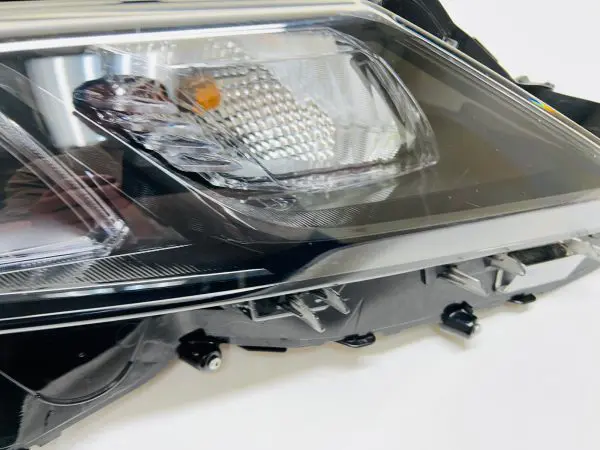 18 2019 2020 2021 2022 2023 TOYOTA CAMRY LED TRD BLACK BEZEL RIGHT OEM HEADLIGHT - Image 4