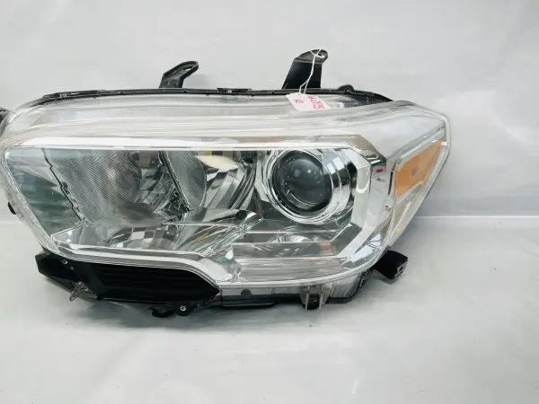 🎈 2016 2017 2018 2019 2020 2021 2022 TOYOTA TACOMA HALOGEN LEFT OEM HEADLIGHT - Image 2