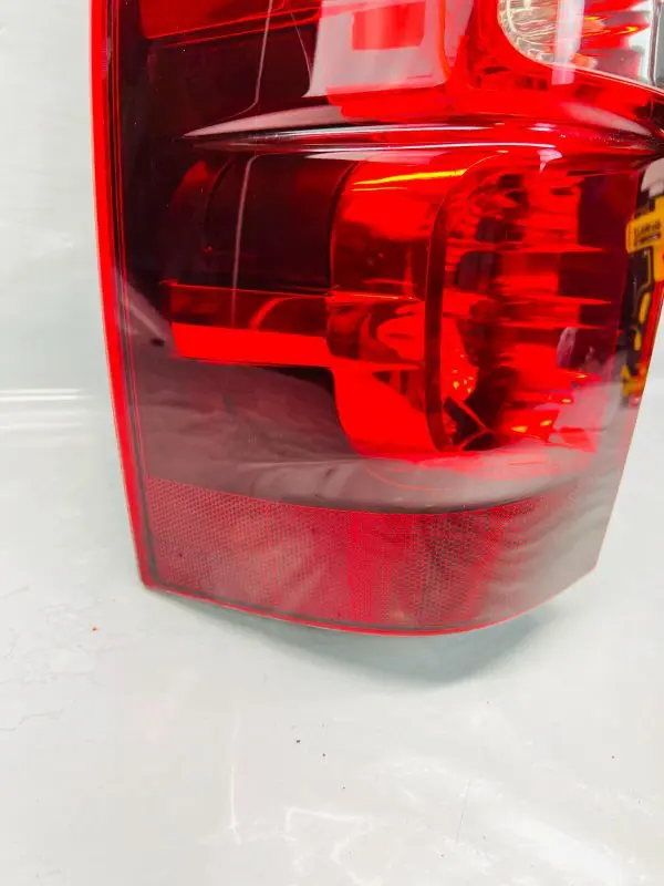 2007 2008 2009 2010 11 12 13 CHEVY TAHOE SUBURBAN AVALANCHE LEFT OEM TAIL LIGHT - Image 8