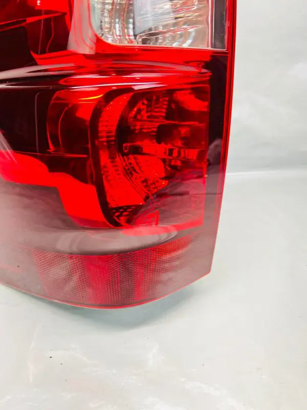 2007 2008 2009 2010 11 12 13 CHEVY TAHOE SUBURBAN AVALANCHE LEFT OEM TAIL LIGHT - Image 9