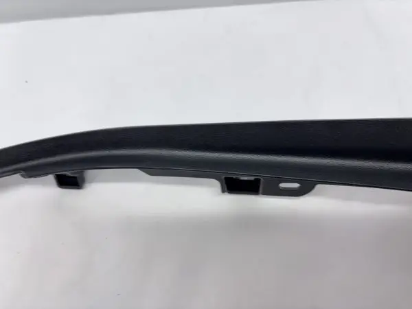 LR131925 2020-2023 LAND ROVER DEFENDER RIGHT PANEL PILLAR TRIM - Image 5
