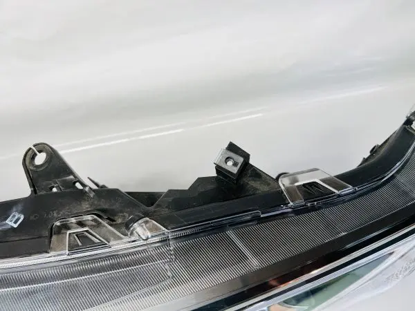 2019 2020 2021 TOYOTA RAV4 LED FRONT RIGHT OEM HEADLIGHT - Image 9