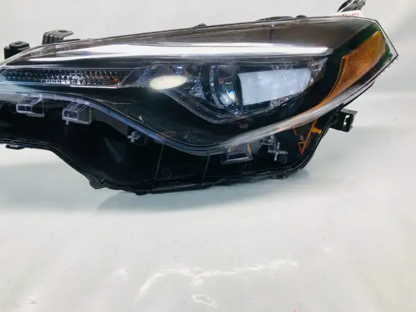 🎈NICE🎈FOR 2017 2018 2019 TOYOTA COROLLA LED FRONT LEFT HEADLIGHT ALL TABS - Image 2