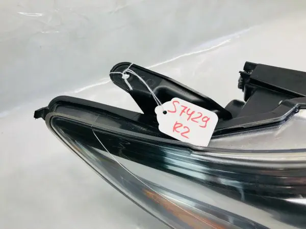 2015 2016 2017 TOYOTA CAMRY DARK BLACK BEZEL FRONT RIGHT OEM HEADLIGHT - Image 4