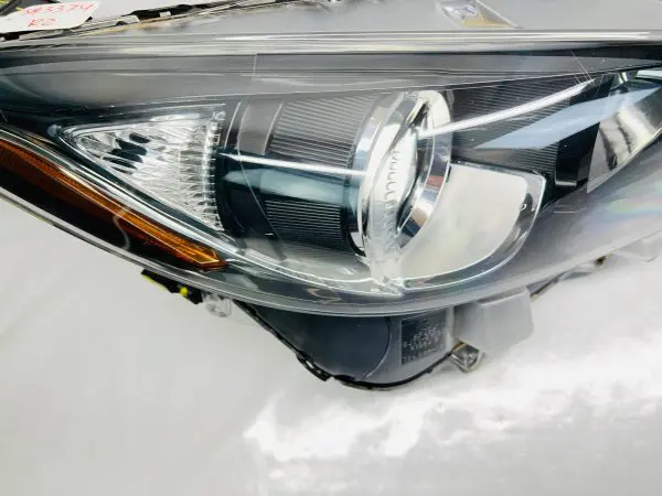 2014 2015 2016 MAZDA 3 HALOGEN FRONT RIGHT OEM HEADLIGHT BPW951030A BJT151030 - Image 9