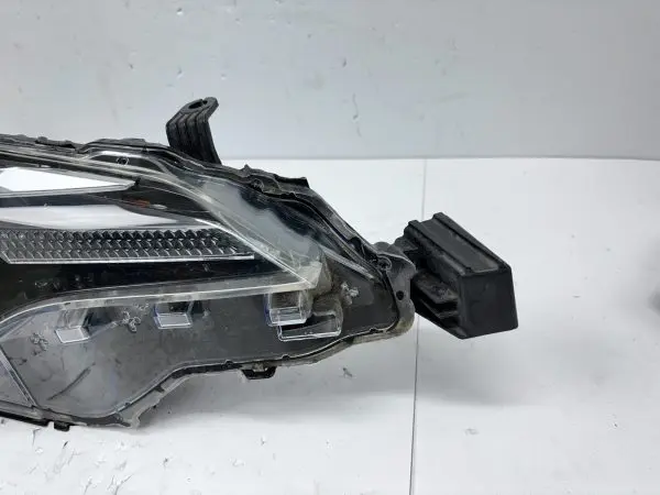 OEM 2017 2018 2019 TOYOTA COROLLA LED FRONT RIGHT HEADLIGHT - Image 2