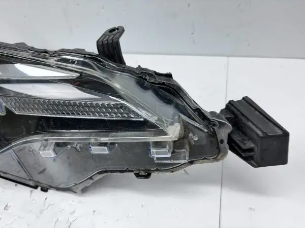 OEM 2017 2018 2019 TOYOTA COROLLA LED FRONT RIGHT HEADLIGHT - Image 3