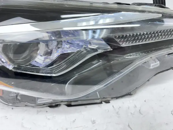 OEM 2017 2018 2019 TOYOTA COROLLA LED FRONT RIGHT HEADLIGHT - Image 9