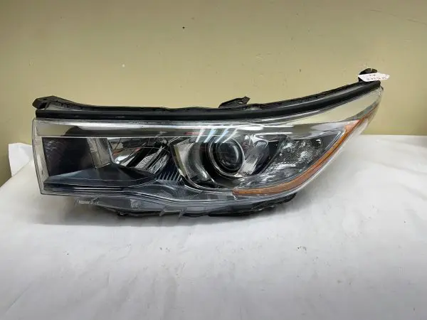 2014 2015 2016  TOYOTA HIGHLANDER HALOGEN FRONT LEFT OEM HEADLIGHT