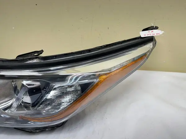 2014 2015 2016  TOYOTA HIGHLANDER HALOGEN FRONT LEFT OEM HEADLIGHT - Image 3