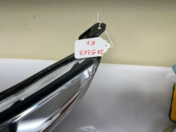 2014 2015 2016  TOYOTA HIGHLANDER HALOGEN FRONT LEFT OEM HEADLIGHT - Image 4