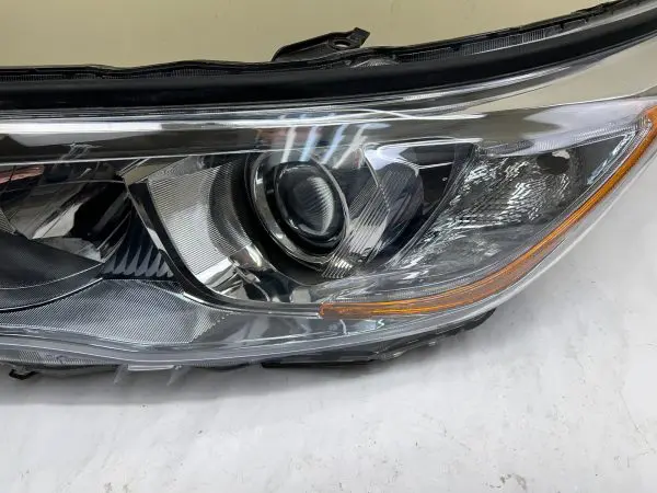 2014 2015 2016  TOYOTA HIGHLANDER HALOGEN FRONT LEFT OEM HEADLIGHT - Image 11