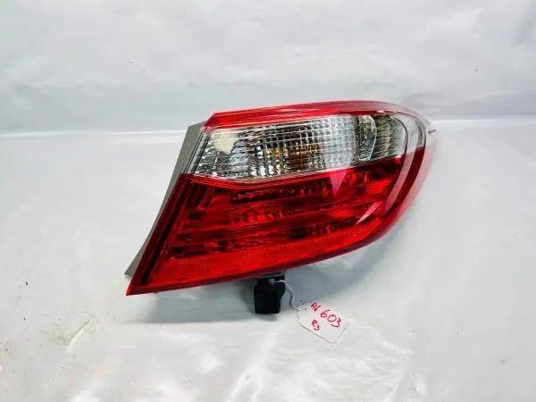 🎈🎈  2015 2016 2017 TOYOTA CAMRY REAR RIGHT OUTER OEM TAIL LIGHT