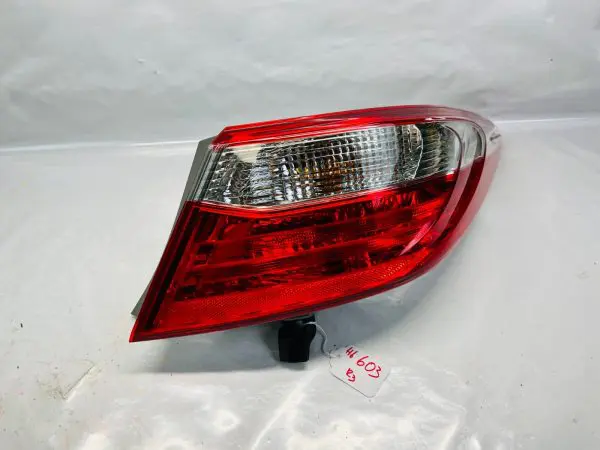 🎈🎈  2015 2016 2017 TOYOTA CAMRY REAR RIGHT OUTER OEM TAIL LIGHT - Image 2