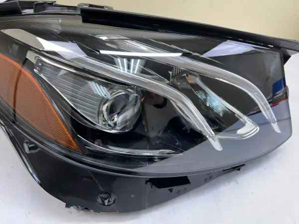 NICE 2017 2018 2019 2020 MERCEDES E CLASS LED E300 E350 E550 RIGHT OEM HEADLIGHT - Image 7