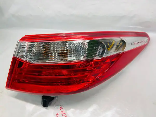 🎈🎈  2015 2016 2017 TOYOTA CAMRY REAR RIGHT OUTER OEM TAIL LIGHT - Image 3