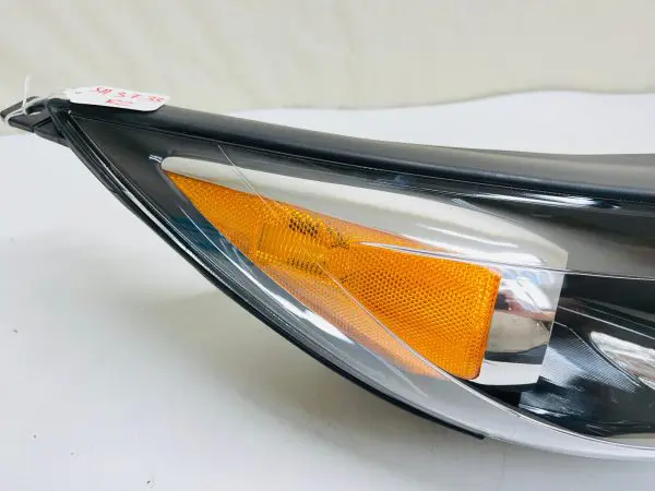 MINT 2013 2014 2015 2016 KIA SPORTAGE HALOGEN LED RIGHT OEM HEADLIGHT 921023w710 - Image 8