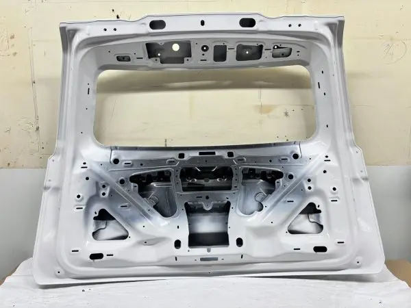 MINT OEM 2021 2022 2023 2024 CADILLAC ESCALADE REAR LIFTGATE TAILGATE 84880968 - Image 10