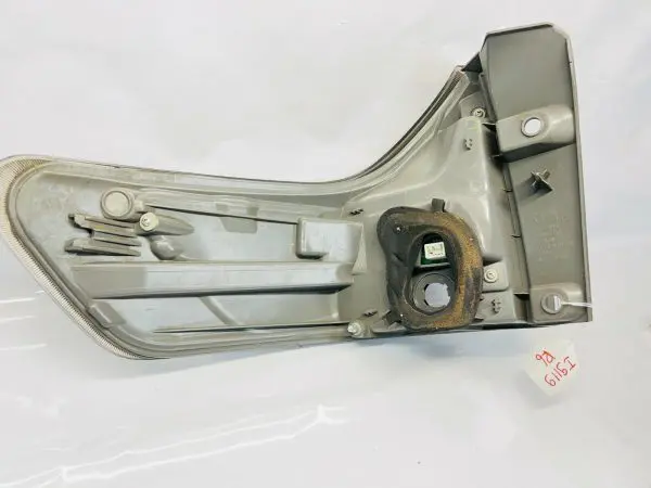 2011 2012 2013 2014 TOYOTA SIENNA SPORT LED REAR RIGHT OUTER TAIL LIGHT - Image 10