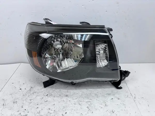 for 2005 2006 2007 2008 2009 2010 2011 toyota tacoma halogen right headlight - Image 2