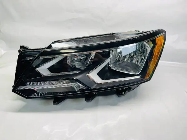 561941005F 2016 2017 2018 2019 VW PASSAT HALOGEN FRONT LEFT OEM HEADLIGHT