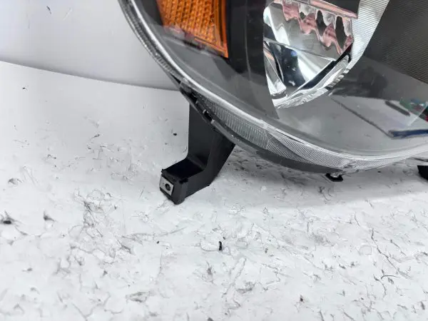 for 2005 2006 2007 2008 2009 2010 2011 toyota tacoma halogen right headlight - Image 13