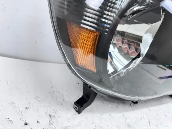 for 2005 2006 2007 2008 2009 2010 2011 toyota tacoma halogen right headlight - Image 14