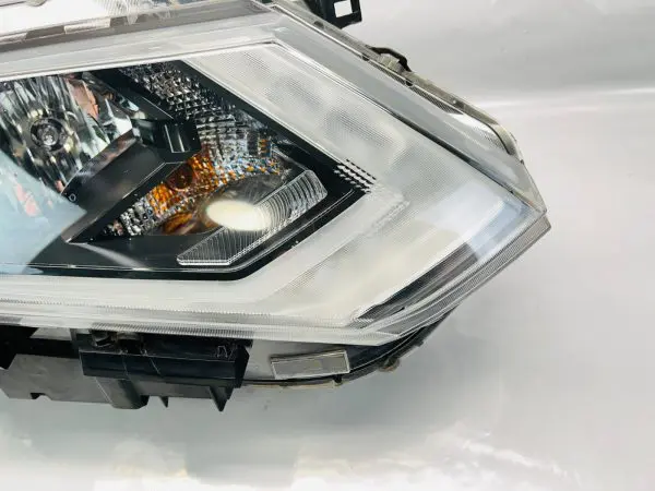2017 2018 2019 2020 NISSAN ROGUE HALOGEN LED FRONT RIGHT OEM HEADLIGHT - Image 3