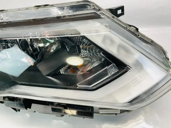 2017 2018 2019 2020 NISSAN ROGUE HALOGEN LED FRONT RIGHT OEM HEADLIGHT - Image 4