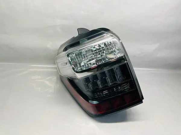 2014-2017 2018 2019 2020 2021 2022 2023 TOYOTA 4RUNNER REAR LEFT OEM TAIL LIGHT