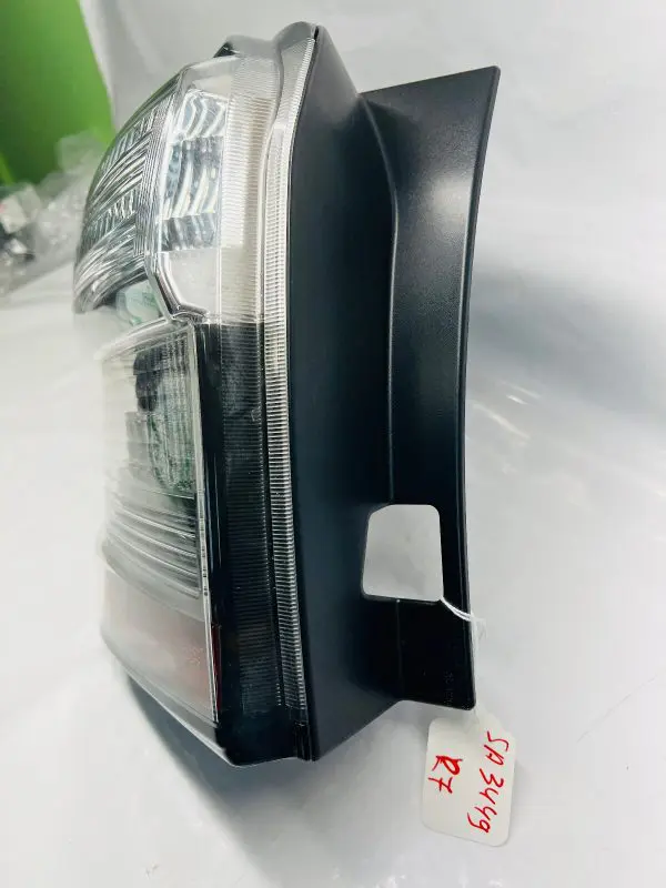 2014-2017 2018 2019 2020 2021 2022 2023 TOYOTA 4RUNNER REAR LEFT OEM TAIL LIGHT - Image 3