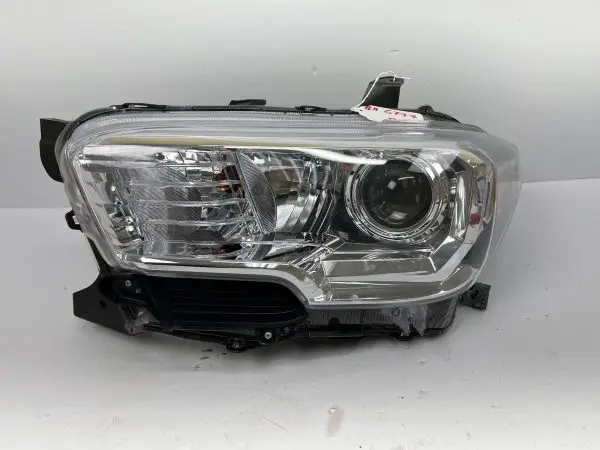 2016 2017 2018 2019 2020 2021 2022 toyota tacoma halogen  left oem headlight - Image 2