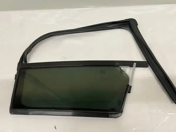 dv11456ypy 2009-2016 2017 2018 2019 Ford Flex Rear Right Vent Window Glas OEM