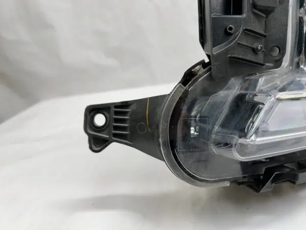 2019 2020 2021 gmc sierra 1500 led front left oem headlight 85535169 broken tabs - Image 12