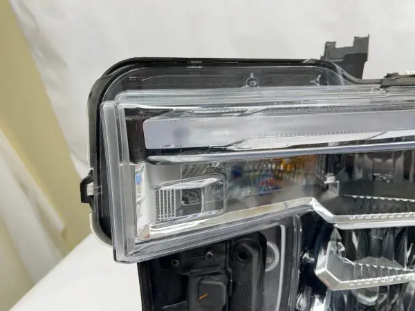 2019 2020 2021 gmc sierra 1500 led front left oem headlight 85535169 broken tabs - Image 15