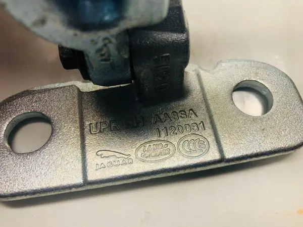 T4A2512 2016-2020 JAGUAR F-PACE, I-PACE, XF, XE FRONT UPPER RIGHT OEM DOOR HINGE - Image 7