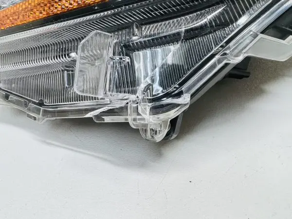 2020 2021 2022 TOYOTA COROLLA LED  FRONT LEFT OEM HEADLIGHT DAMAGED - Image 4