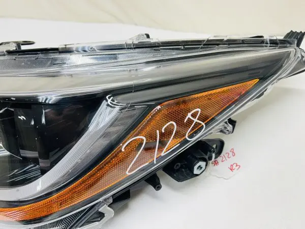 2020 2021 2022 TOYOTA COROLLA LED  FRONT LEFT OEM HEADLIGHT DAMAGED - Image 5