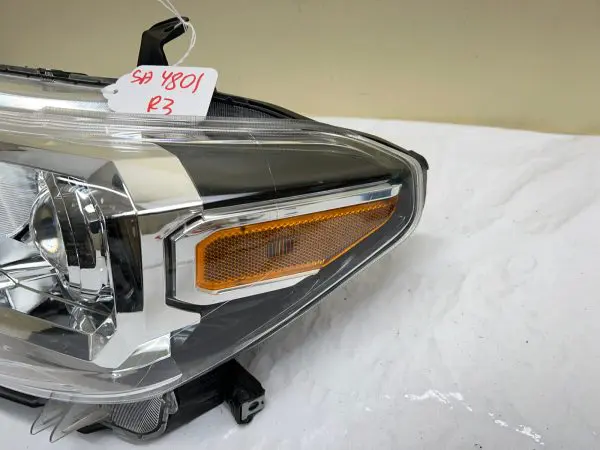 2016 2017 2018 2019 2020 2021 2022 TOYOTA TACOMA HALOGEN LEFT OEM HEADLIGHT - Image 3