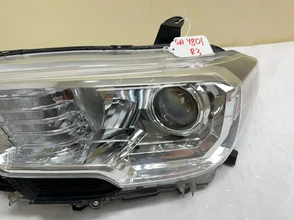 2016 2017 2018 2019 2020 2021 2022 TOYOTA TACOMA HALOGEN LEFT OEM HEADLIGHT - Image 8