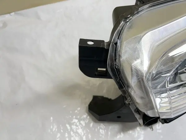 2016 2017 2018 2019 2020 2021 2022 TOYOTA TACOMA HALOGEN LEFT OEM HEADLIGHT - Image 12