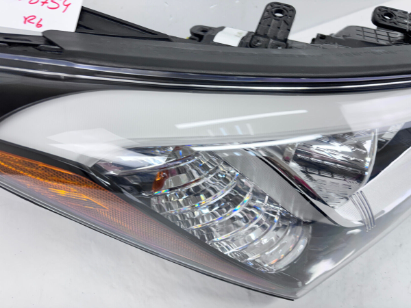 MINT 2013 2014 2015 2016 HYUNDAI SANTA FE XENON RIGHT OEM HEADLIGHT 92102-B8120 - Image 9