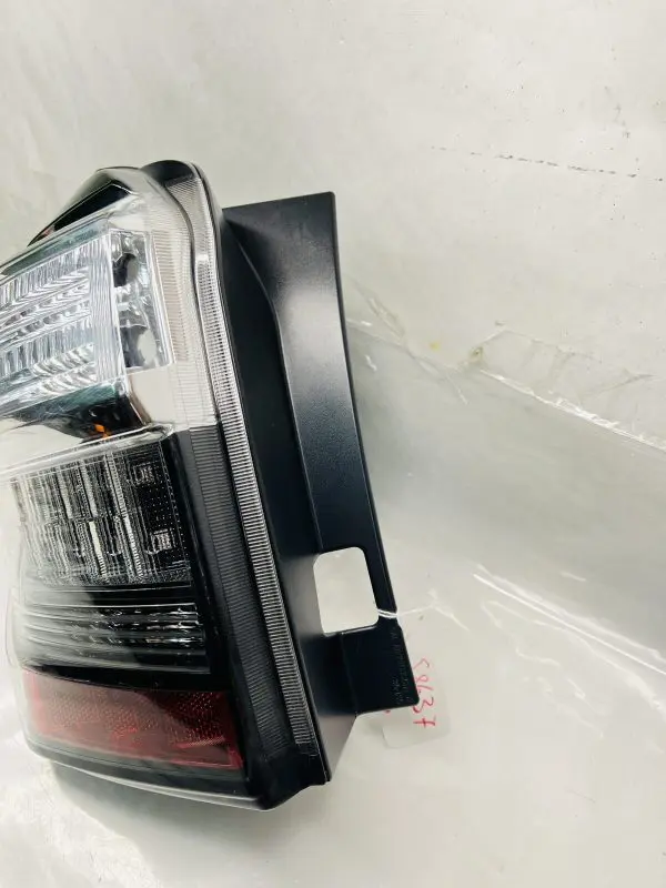 2014-2017 2018 2019 2020 2021 2022 2023 TOYOTA 4RUNNER REAR LEFT OEM TAIL LIGHT - Image 3